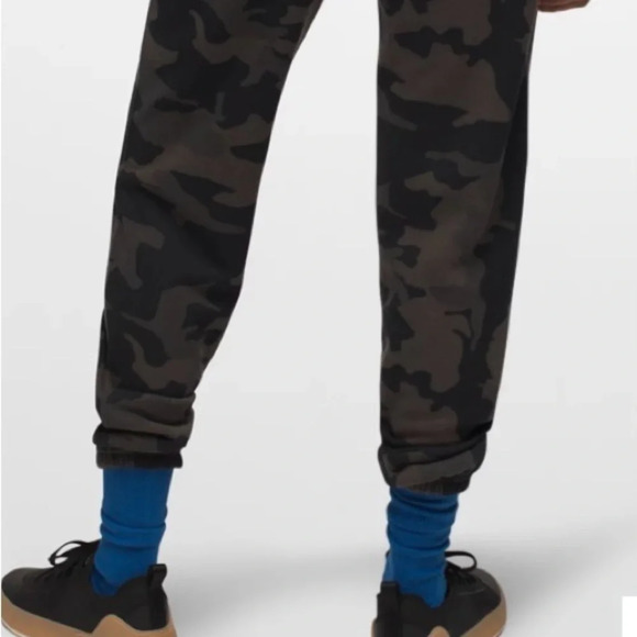 prAna Wm’s Cozy Up Ankle Cropped Sweat Pant Jogger Green Camo Sz Small N… - Picture 11 of 13